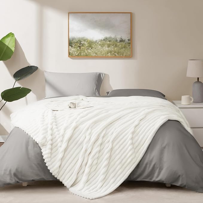 HIMEET Off White Ribbed Throw Blanket for Couch - 300GSM Lightweight Soft Fleece Blanket for Women, Cozy Blankets for Mothers Gifts, Striped Spring Home Room Decor, Off White, 50x60 Inches