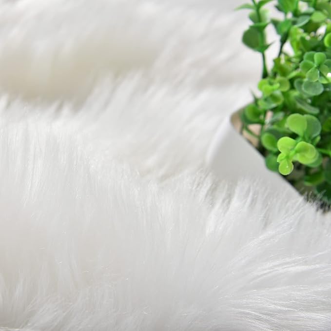 Goolela White Round Rug 3ft Fluffy Faux Sheepskin Fur Rug Small Circle Fuzzy Furry Rug for Bedroom Dorm Bedside Plush Washable Carpet