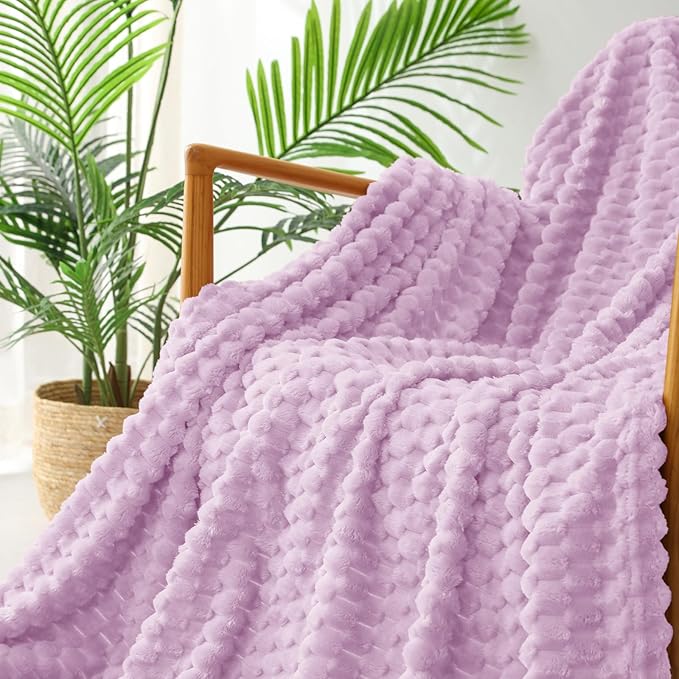 Exclusivo Mezcla Fleece Throw Blanket for Couch, Extra Large Fuzzy Lilac Purple Bed Blankets, Soft Cozy Plush Sofa Throws for All Seasons, 50x70 Inches