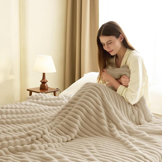 HIMEET Linen Ribbed Queen Size Blanket for Bed - 300GSM Lightweight Fleece Blanket for Men Women, Large Cozy Sofa Couch Cover Bed Blankets Gifts, Striped Spring Home Room Decor, Linen, 90x90 Inches