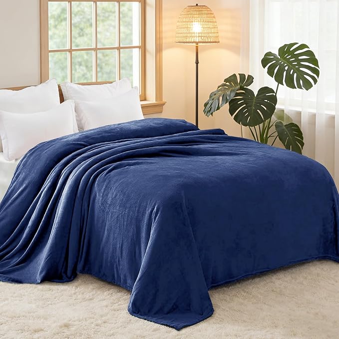 Exclusivo Mezcla Fleece Blanket Twin Size for Bed, Super Soft and Warm, All Season, Cozy, Plush, Lightweight, 90x66 Inches, Navy Blue