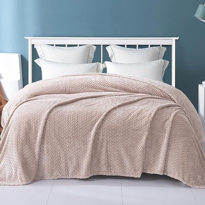 Exclusivo Mezcla Fleece Queen Size Blanket for Bed, 90x90 Inches Soft Cozy Jacquard Flannel Blankets, Lightweight Fuzzy Plush Warm for Women, Camel