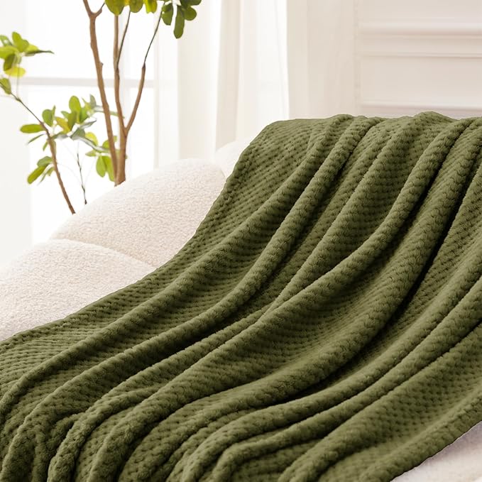 Exclusivo Mezcla Fleece Bed Blanket King Size, Super Soft and Warm Blankets for Couch, Sofa and Bed Waffle Textured, Cozy, Fuzzy and Lightweight (Olive Green, 90x104 Inches)