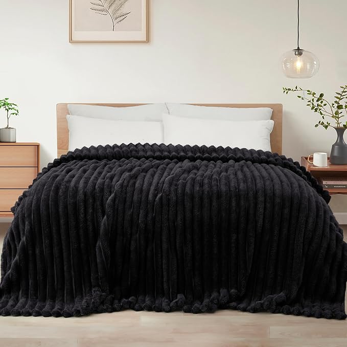 Exclusivo Mezcla Queen Size Flannel Fleece Blanket, Super Soft Striped Jacquard Bed Blanket, Lightweight Fuzzy Cozy for All Seasons, 90x90 Inches, Black