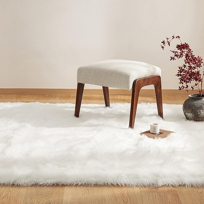 Ashler faux fur rug, Fluffy Shaggy Area Rug Ultra Soft 4 x 4 Feet Square Fur Rug White Fuzzy Rug Machine Washable Shag Rug, Nursery Decor Throw Rugs for Bedroom, kids room, Living Room