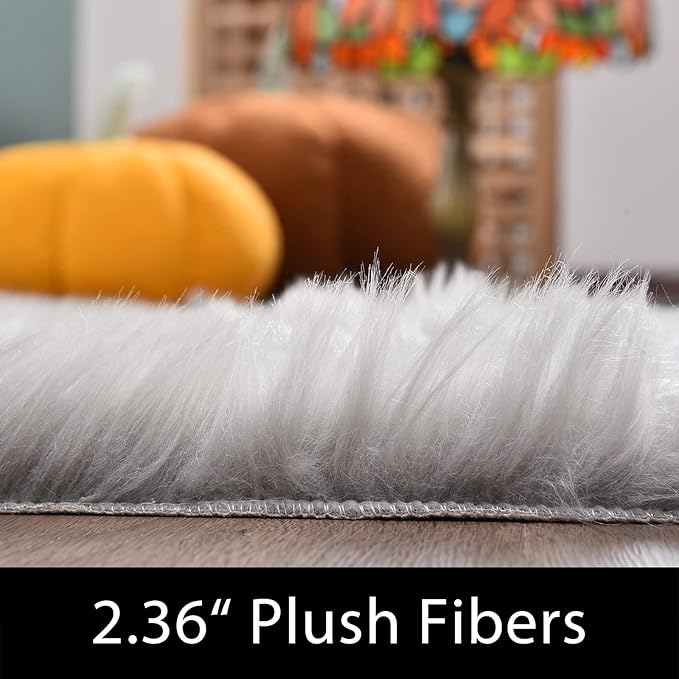 Latepis Washable 5x7 Grey Faux Fur Rugs for Living Room Soft Shag Rugs for Bedroom Perfect Sofa Floor Plush Rug Fluffy Carpet for Entertainment Room Home Décor
