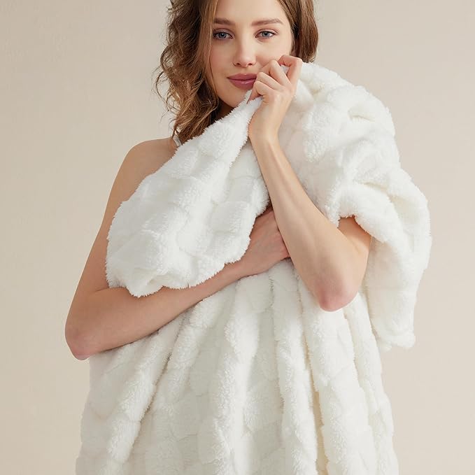Bedsure GentleSoft Twin Blanket for Bed White - Super Soft Cozy Blankets for Kids Girls, Cute Fuzzy Fleece Throws for Bedroom Couch, 60x80 Inches
