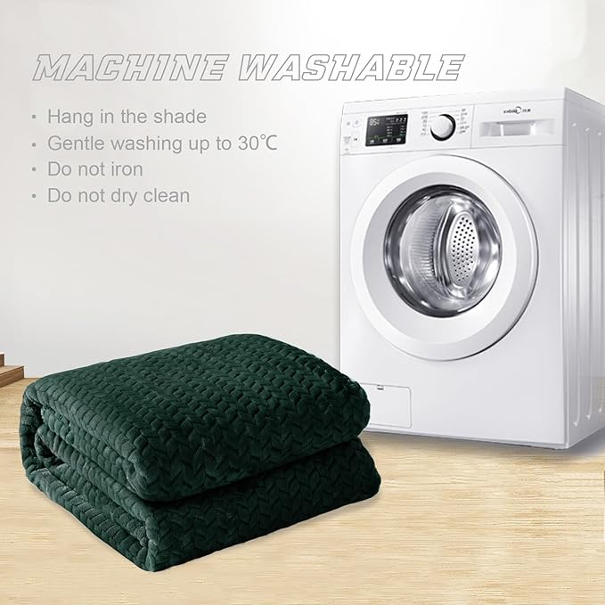 Exclusivo Mezcla Fleece Twin Size Blanket for Bed, 60x80 Inches Soft Cozy Jacquard Flannel Blankets, Lightweight Fuzzy Plush Warm for Women, Forest Green