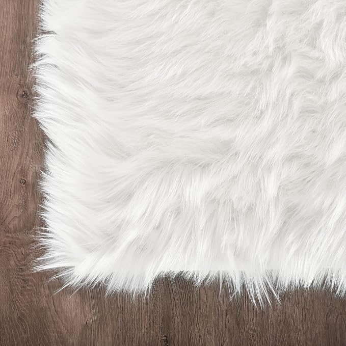 Latepis Large Area Rugs 6.7x10 Big White Faux Sheepskin Fur Rug for Living Room Washable Fluffy Rug for Bedroom High Pile Plush Shaggy Rugs Home Décor Rectangle