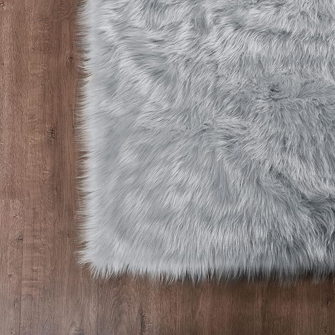 Goolela 5x8 Area Rug Faux Fur Rug Fluffy Washable Grey Sheepskin Large Rug for Living Room Bedroom Shag Soft Home Decor Rectangle