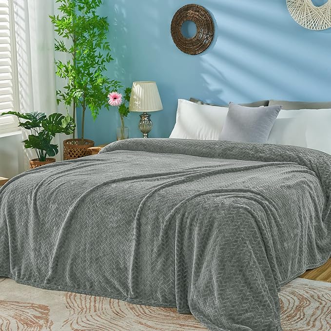 inhand Grey Fleece Twin Blanket, Super Soft Flannel Cozy Blankets for Adults, Lightweight Leaves Pattern Fuzzy Blanket for Couch Sofa Bed Office, Warm Plush Blankets for All Season, 60x90 Inches