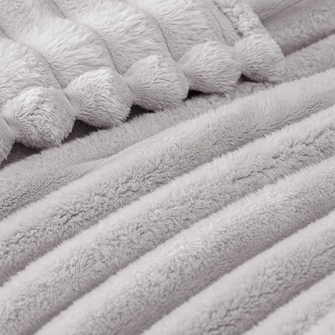 Exclusivo Mezcla Fleece Throw Blanket for Couch, Super Soft Striped Jacquard Bed Blanket, Lightweight Fuzzy Cozy for All Seasons, 50x60 Inches, Light Grey