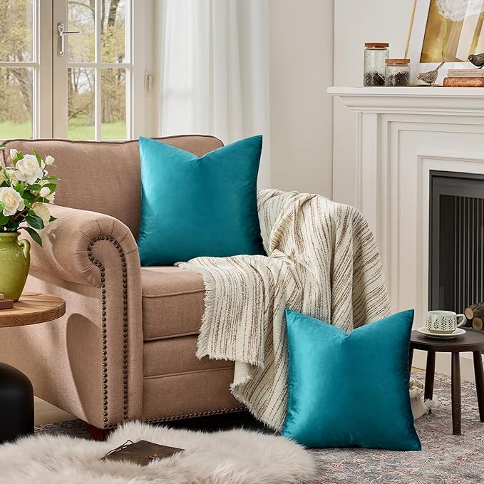GIGIZAZA Decorative Throw Pillow Covers 18 x 18,Set of 2 Sofa Cushion Teal Peacock Green Pillow Covers,Velvet Pillow Square Cushion Covers