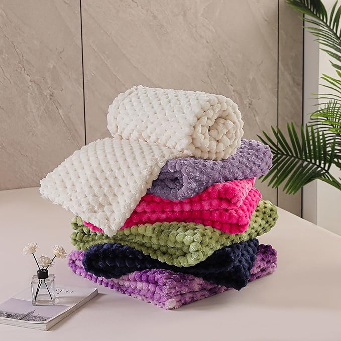 Exclusivo Mezcla Fleece Throw Blanket for Couch, Extra Large Fuzzy Coffee Bed Blankets, Soft Cozy Plush Sofa Throws for All Seasons, 50x70 Inches