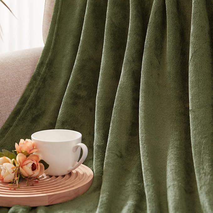Exclusivo Mezcla Fleece Olive Green Throw Blanket for Couch, Sofa, Super Soft and Warm Blankets, All Season, Cozy, Plush, Lightweight, 50x60 Inches