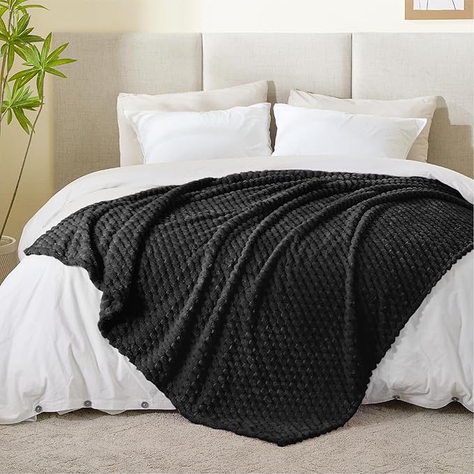 BEDELITE Fleece Blanket - 3D Jacquard Decorative Black King Size Blankets for Bed, Soft and Cozy Warm Plush Fluffy Blanket All Seasons Suitable, 108x90Inches