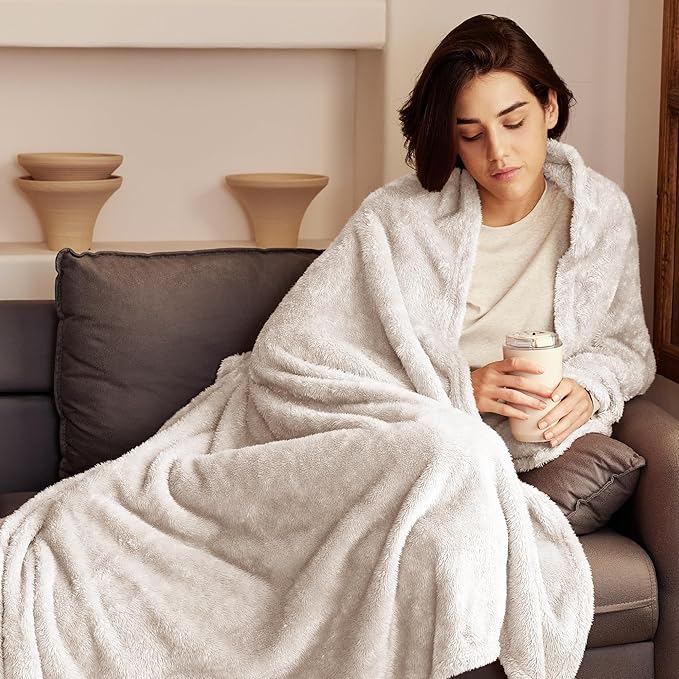 Exclusivo Mezcla Plush Fuzzy Fleece Throw Blanket Extra Large, Super Soft, Fluffy and Warm Blankets for Couch, Bed, All Season (Beige, 50x70 inches)