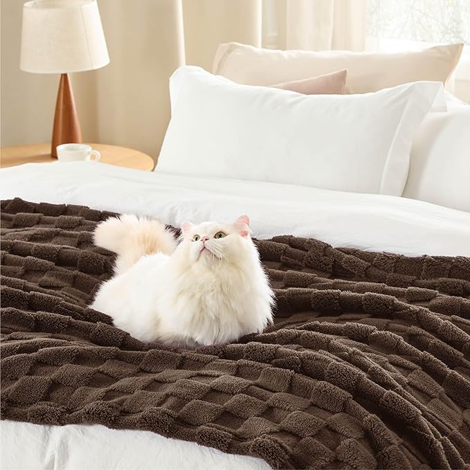 Bedsure GentleSoft Brown Throw Blanket for Couch - Super Soft Cozy Blankets Gifts for Kids Girls, Cute Small Fleece Throws for Bedroom Home Decor, 50x70 Inches