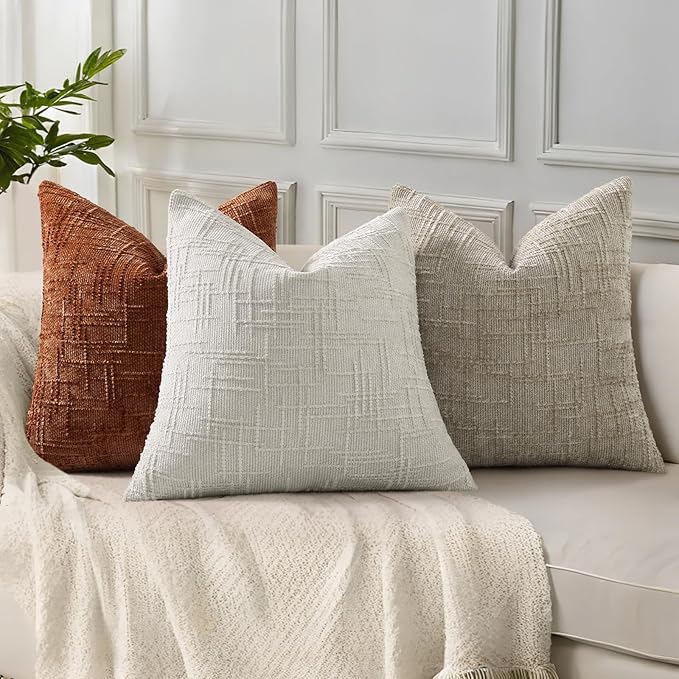 decorUhome Light Grey Chenille Throw Pillow Covers 18x18 Set of 2 Textured Soft Cozy Slubby Couch Pillow Covers Modern Farmhouse Boho Decorative Pillow Cases for Bed Sofa Living Room