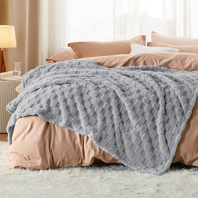 Bedsure GentleSoft Silver Grey Throw Blanket for Couch - Checkered Fleece Blankets Gifts for Kids Girls, Cute Soft Cozy Throw for Bedroom Home Decor Gifts, 50x60 Inches
