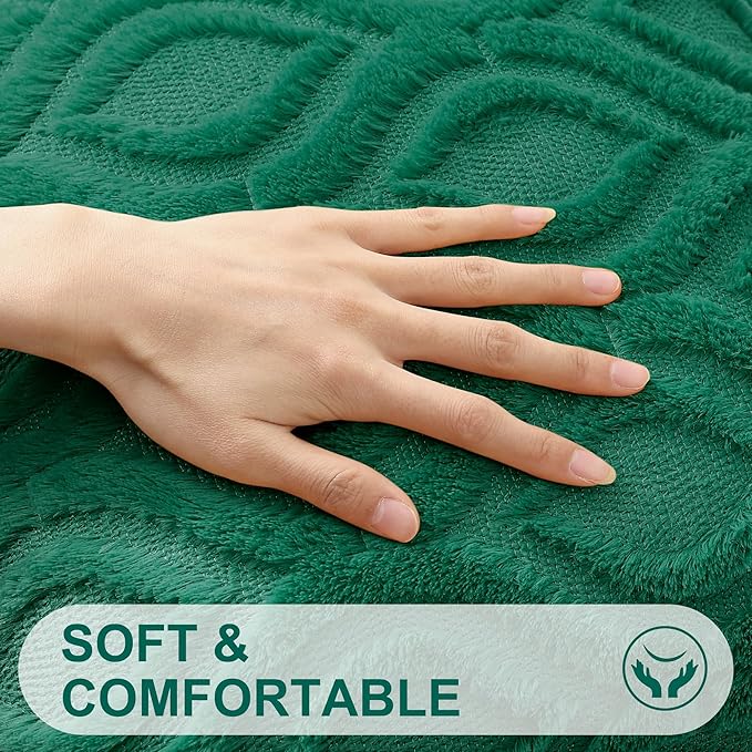decorUhome Throw Pillow Covers 18x18 Inch Set of 2, Soft Plush Faux Wool Green Solid Couch Pillow Covers, Accent Farmhouse Neutral Square Pillow Cases for Sofa Bed Living Room