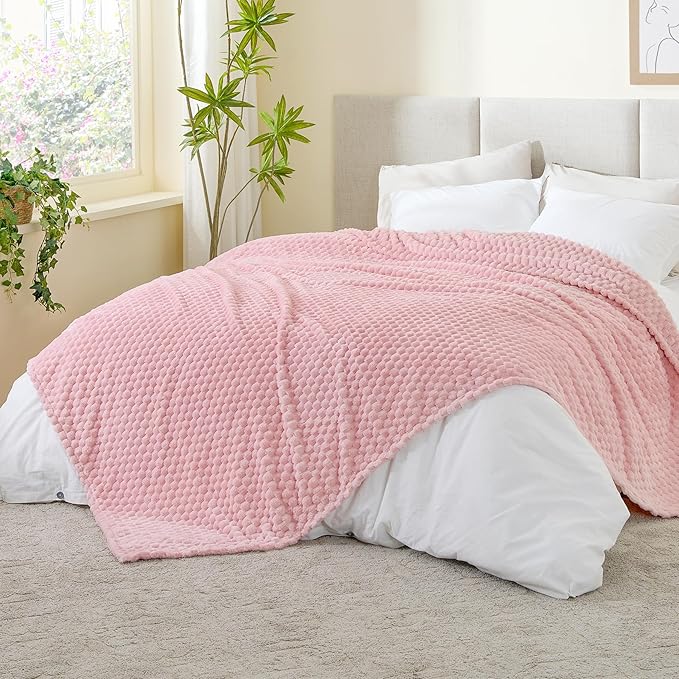 BEDELITE Fleece Blanket - 3D Jacquard Decorative Pink Queen Size Blankets for Bed, Soft and Cozy Warm Plush Fluffy Blanket All Seasons Suitable, 90x90Inches