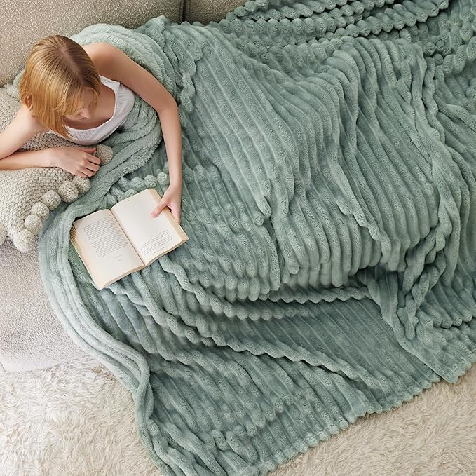 Bedsure GentleSoft Full Size Blankets for Bed - Cozy Soft Blankets for Women, Cute Large Throws for Girls, Sage Green, 84x90 Inches
