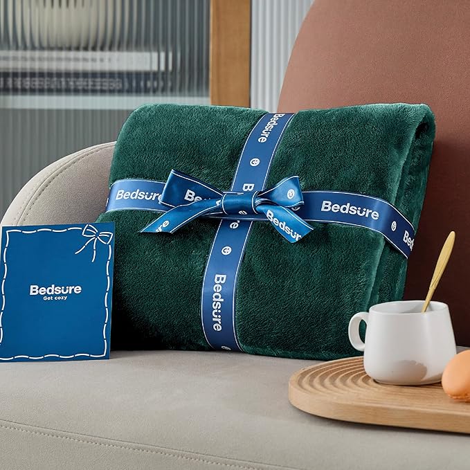 Bedsure GentleSoft Fleece Blankets King Size Emerald Green - Bed Blanket Soft Lightweight Plush Cozy Fuzzy Luxury Microfiber, 108x90 inches