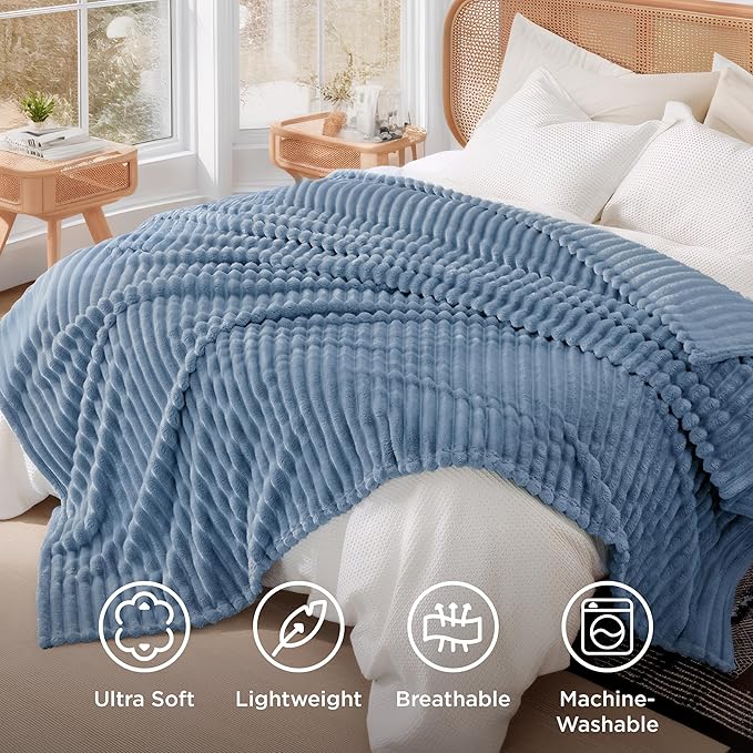 Bedsure GentleSoft Blue Full Blanket for Couch - Cozy Soft Blankets for Women, Cute Small Fleece Throws for Girls, Birthday Gifts for Women Decor Gifts, Blue, 84x90 Inches